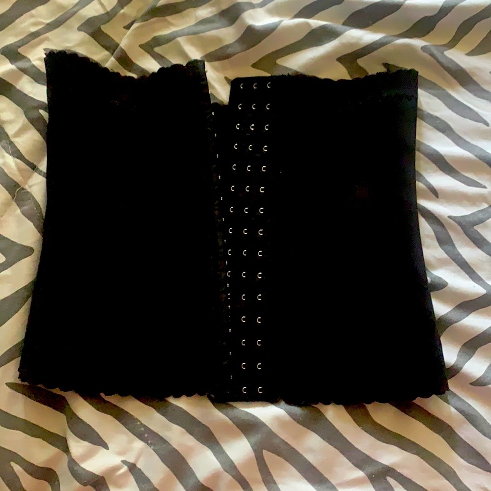 Hey ladies we have a universal waist trainer